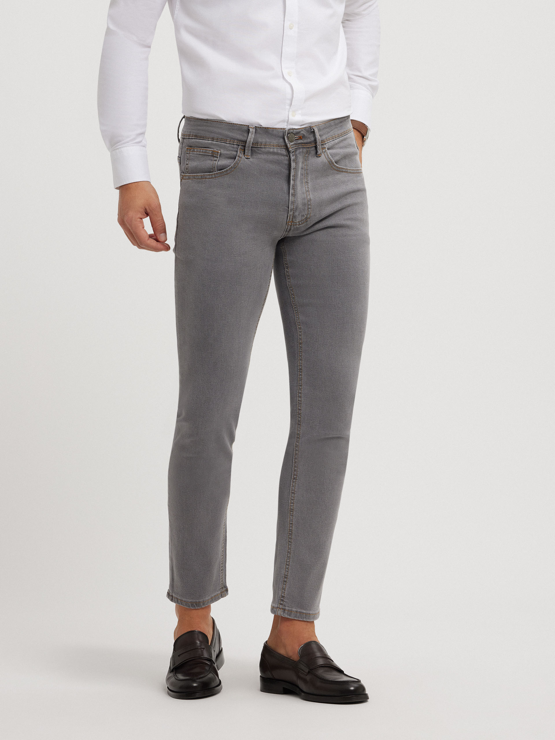 DENIM SLIM BASICO GRIS